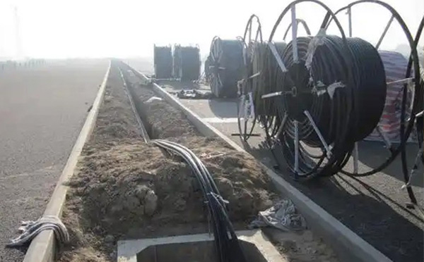 现代通信网络建设指南:瓜州光缆施工全流程技术解析与质量控制 现代通信网络建设指南:瓜州光缆施工全流程技术解析与质量控制